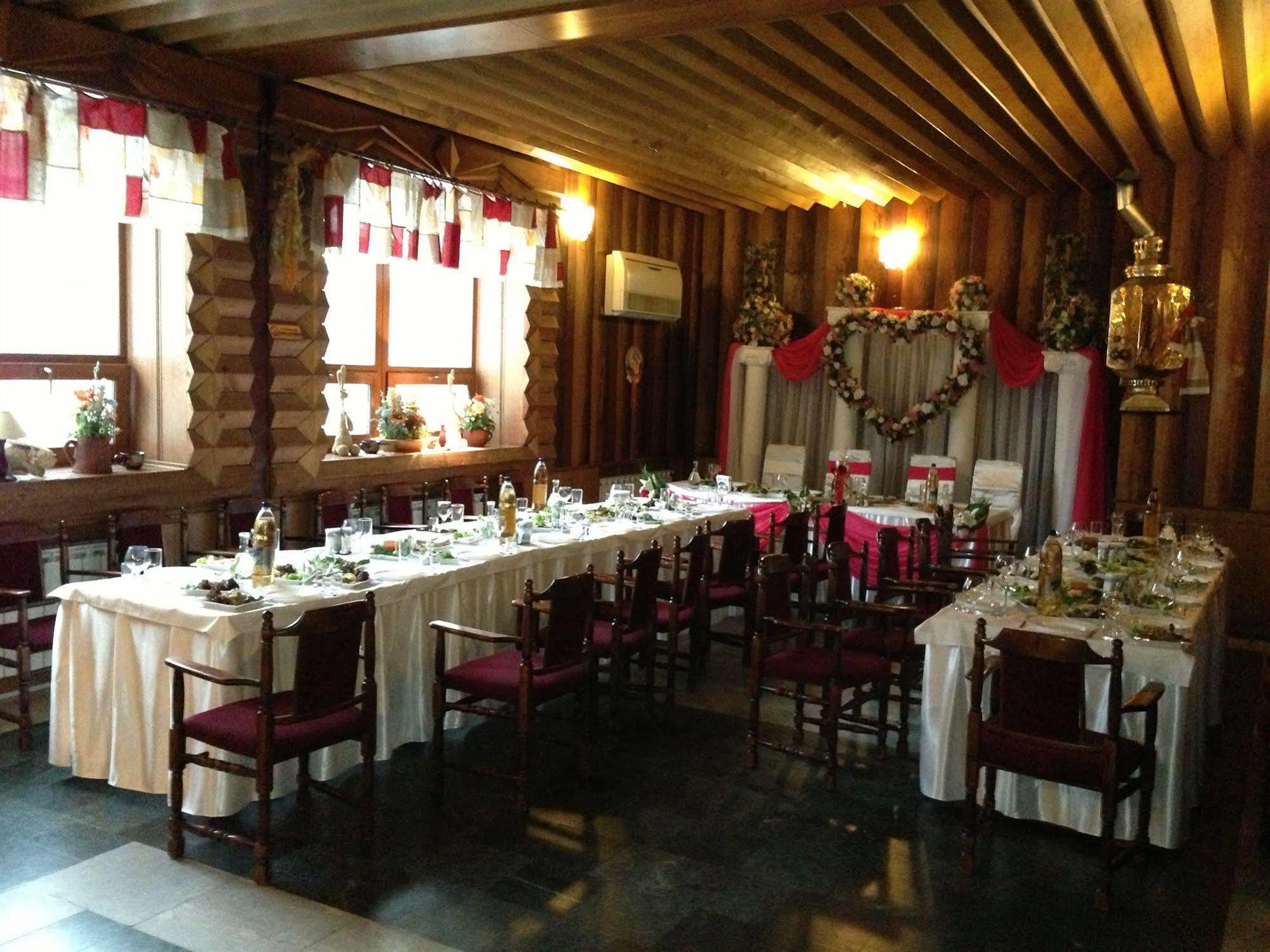 Druzhba Hotel And Restaurant Charkov Exteriér fotografie