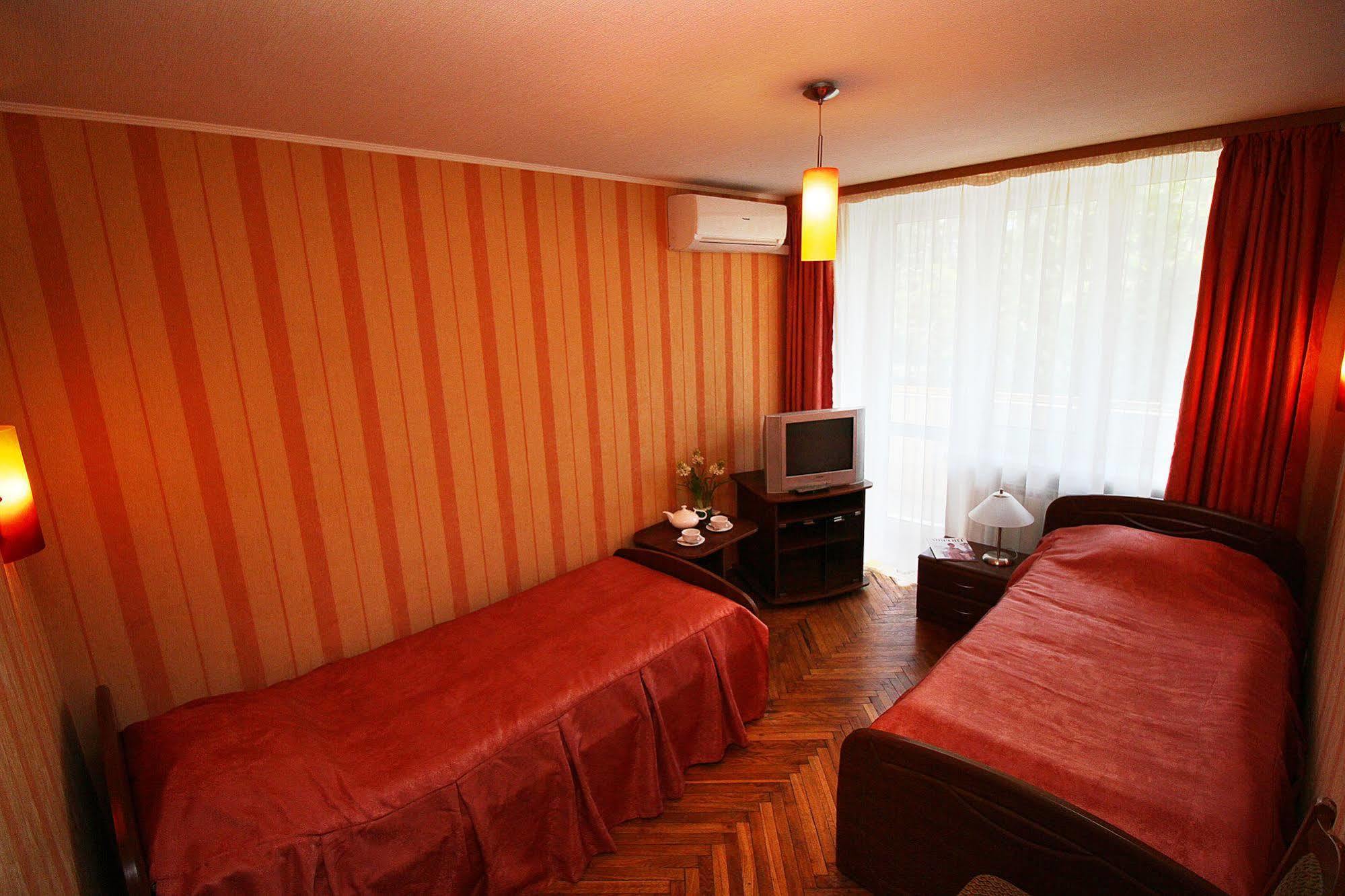 Druzhba Hotel And Restaurant Charkov Exteriér fotografie
